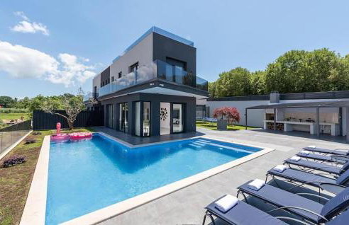 3 Bedroom Gorgeous Home In Sorici - Photo 1