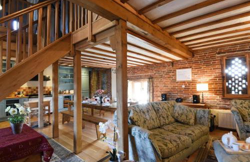 3 Bed in Briston oc-kt187 - Photo 1