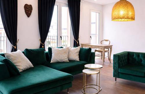 City Centre Roof Terrace Penthouse with Parking - Photo 1