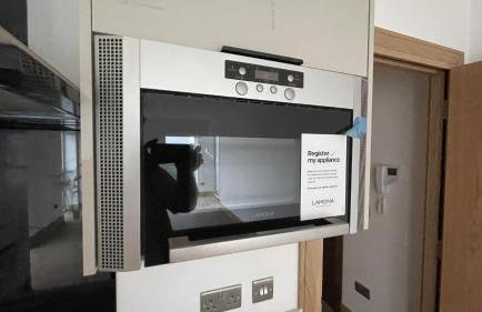 Exquisite Riverside Living in a Stunning Flat - Foto 10