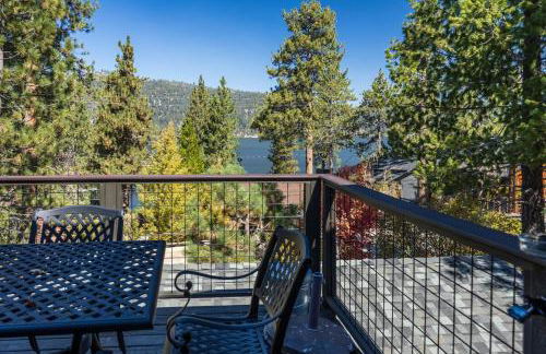 Ultimate Lakeview Lodge and ON THE LAKE! with a Hot-Tub! - Foto 2