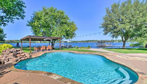 Spacious Granbury Home with Lakefront Outdoor Oasis! - Foto 1