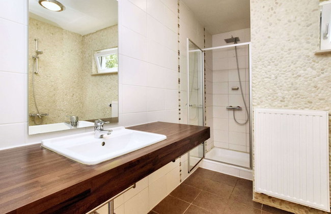 Beautiful, Modern House With Stunning Views, hot tub and Sauna in Green Surroundings - Photo 22