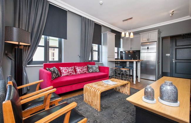 3 Bedrooms Apartment w Sea View and Terrace - Photo 1