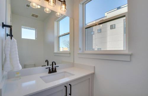 Modern Downtown Provo Townhome with Balcony! - Foto 12