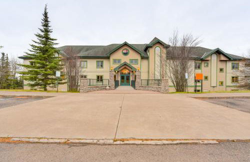 Pool and Lake Access Northern Lakes Retreat! - Foto 24