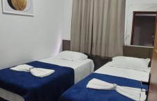 Quarto 4 econômico duplo próximo do aeroporto com ar condicionado e wifi grátis - Photo 2