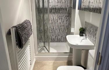 Families, Contractors, BIG bedrooms and Secure parking - Foto 16