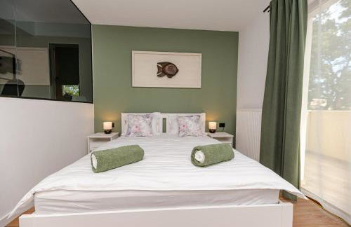 Villa Pietro with a heated Saltwater pool - Photo 14