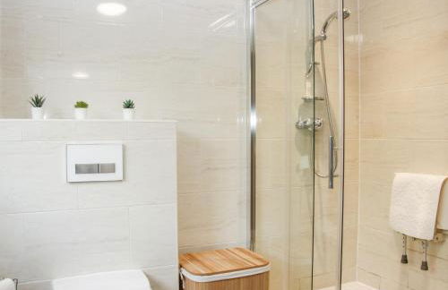 Court Farm - Photo 28