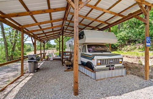 Gorgeous Caravan Glamping Escape for Four in Dover, Ohio - Foto 10