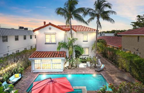 1926 Mediterranean Home with Heated Pool Sleeps 12 - Foto 1