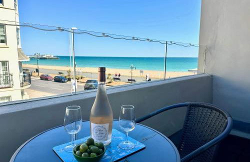 House by the Sea, Worthing - Foto 1