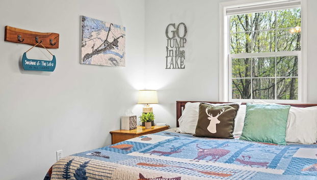 Ridge Retreat by Avantstay Game Room, Covered Porch, & Fire Pit! - Foto 2, Habitación