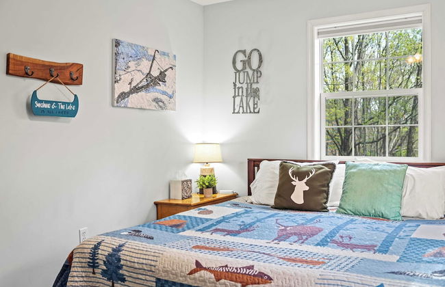 Ridge Retreat by Avantstay Game Room, Covered Porch, & Fire Pit! - Photo 23