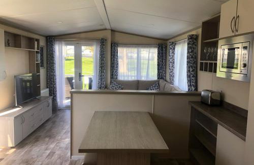 Relaxing Retreat with Hot Tub - Photo 34