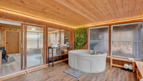 Pocono Blue with Paddleboards, Spa, Indoor Jacuzzi, GameRoom, Lake, EV - Foto 2