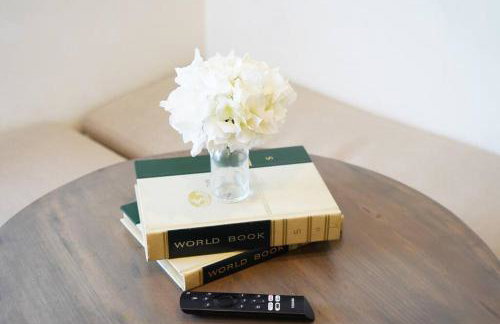 Cozy 2B1B Guest House with Private Entrance and Parking - Foto 4