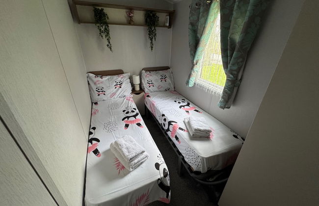 Haggerston Castle - Caravan - Sleeps 6 - Parking - Foto 10