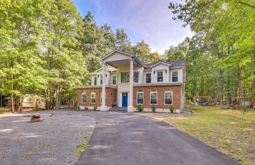 Game Room and Home Theater! Immaculate Poconos Lodge - Foto 39