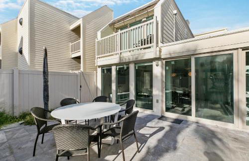 Upscale Modern Villa Private w Terrace in Bahia Mar Beachfront Resort, Heated Pool! - Photo 19