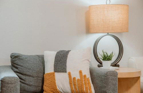 5 Bedroom House Cheerful Bungalow with AC Pet Friendly - Foto 48