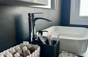 De Mio's Apartment - Photo 4