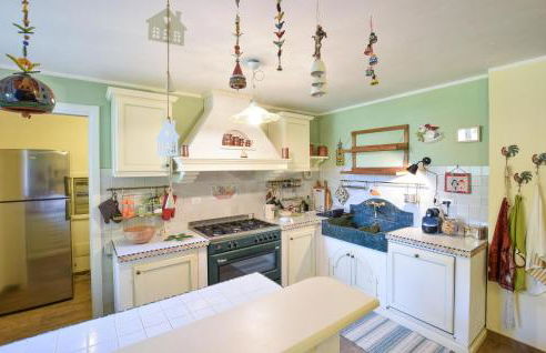 Cozy Home In Pozzol Groppo With Wifi - Foto 26