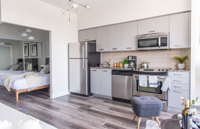 QuickStay Two-Bedroom Condo - Photo 34