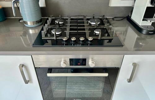 Montrose House - Photo 11