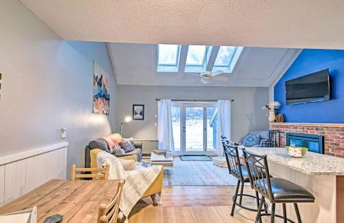 Ski-InandSki-Out Tenney Mountain Condo with Fireplace! - Foto 13