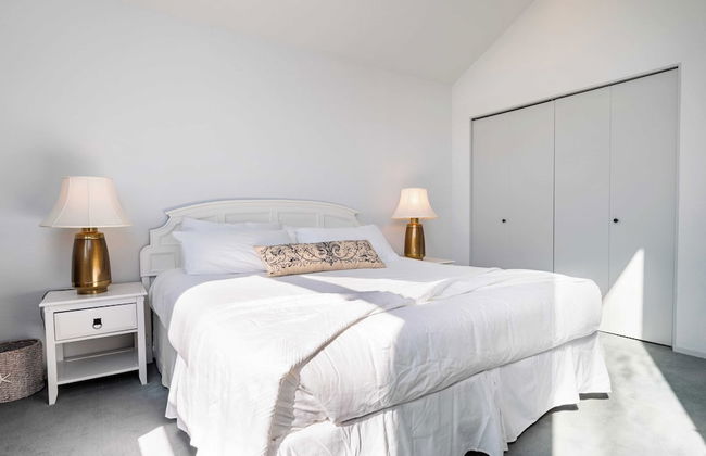 Beachcomber's Bliss by Avantstay Steps to the Beach Ocean Views - Photo 20