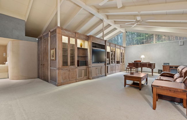 Massive Home w Sauna Pools Hot Tub Fireplaces - Photo 12