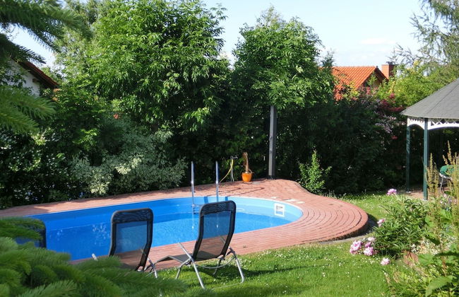 Group Hideaway With Pool - Photo 18