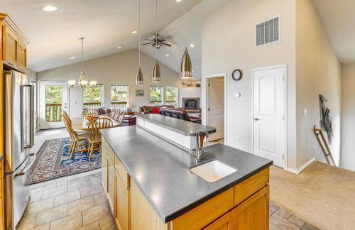 Coastal Oregon Home Walk to Dock! - Photo 10