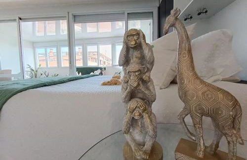 Spacious Studio by the University - Photo 6