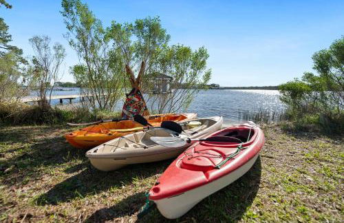 Secluded Waterfront Retreat for 23 - Dock Pets OK - Photo 42