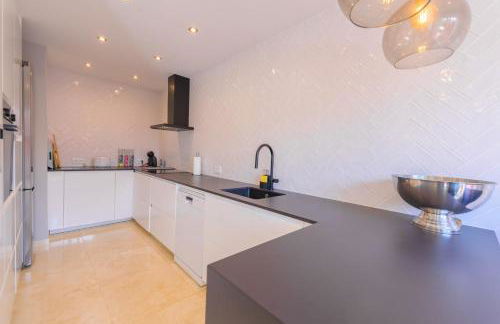 Beautiful Frontline beach Townhouse - Photo 22