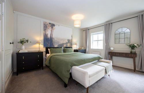 Luxury Spacious 3-Bed City Oasis Just 10 Mins from Centre with Free Parking - Foto 23
