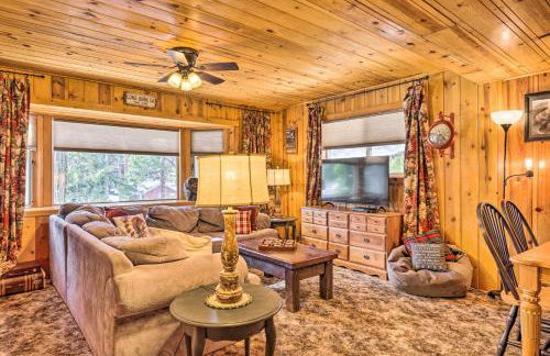 California Retreat with Deck, Fire Pit and Grill! - Foto 5