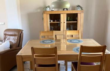 Klamar Ferienwohnung Monteur Wohnzimmer Esszimmer 1 Schlafzimmer Küche Diele Bad in Erftstadt Niederberg - Foto 8