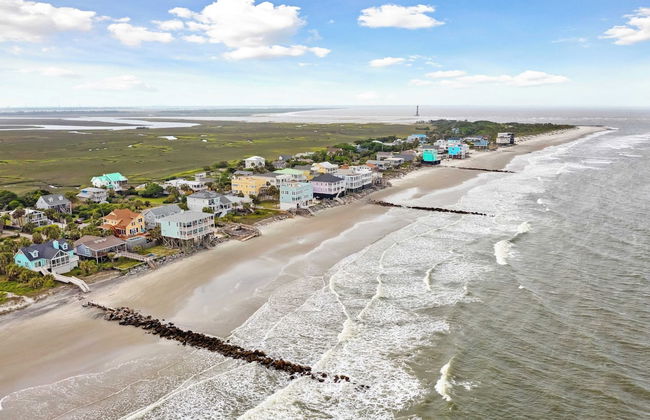 Oceanfront w/ Pool, Panoramic Deck Views, 5bdr Folly Ocean Breeze by Avantstay - Foto 73