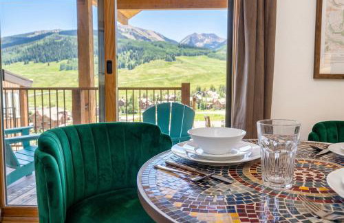1 Bedroom Suit at Trailhead - Top Floor - Mountain Views - Photo 2
