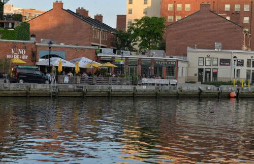 Pristine Townhouse With Rooftop Deck Near Canton! - Foto 37