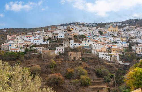 Maria in the castle Kea - Photo 31