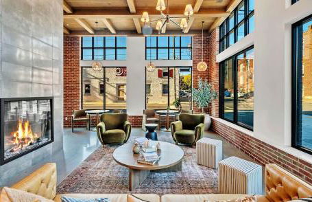 Cozy 1BR with Private Balcony, Gym, Pool & Workspace - Foto 14