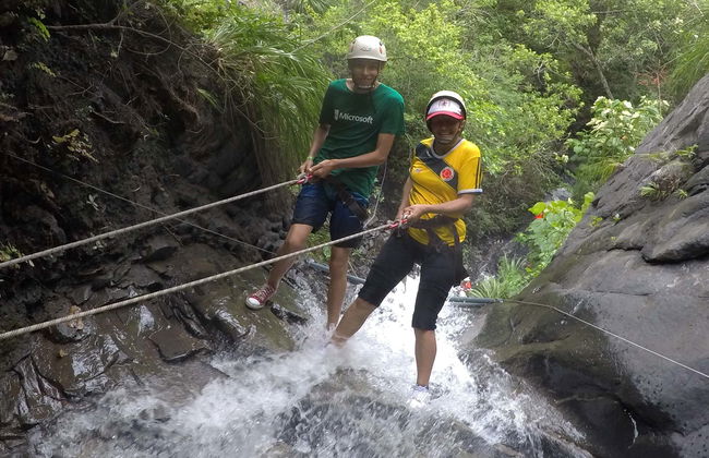 Canyoning + Ziplining in Útica - Foto 1