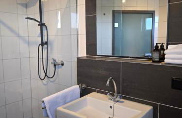 APARTMENT PD23 ALTE FEUERWACHE I Ganze Wohnung I 5 Einzelbetten I 3 Zimmer I 3min CityHospital I 50m Supermarkt I Küche I SmartTV - Foto 4