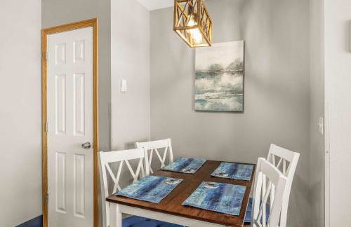 Oceanfront Suite - Sleeps Six - Pool & Hot Tub - Foto 16