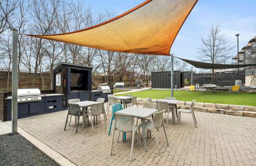 South Lamar Stay - Pickleball, Sauna & Cold Plunge - Photo 26